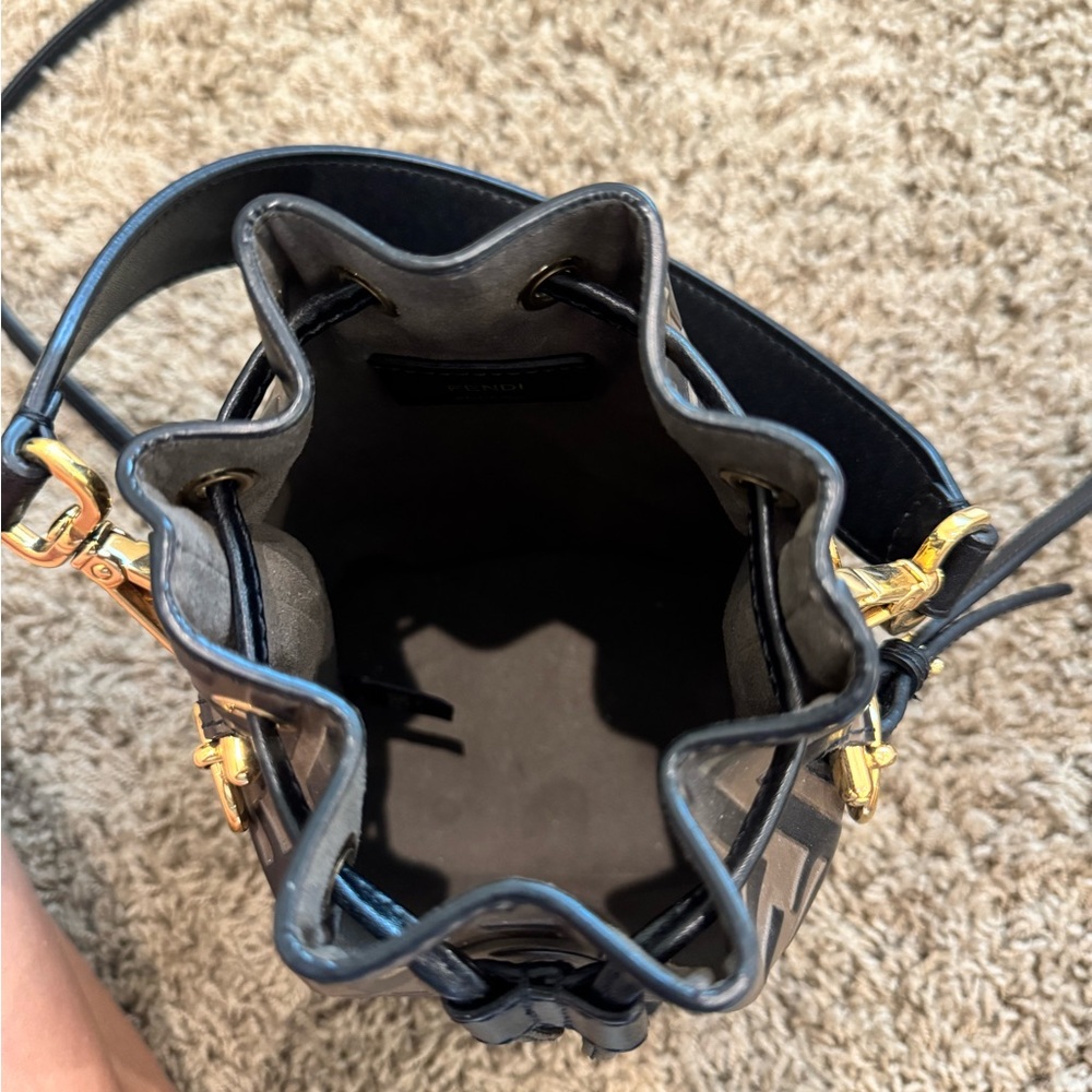 Fendi Mon Tresor bucket bag purse - Picture 4 of 7